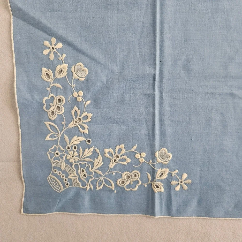 Vintage Blue Tablecloth Runner Napkin Set Floral‎ Embroidery Eyelet Lace 4pc
